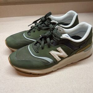 New Balance 997H Men's Olive and White Sneakers